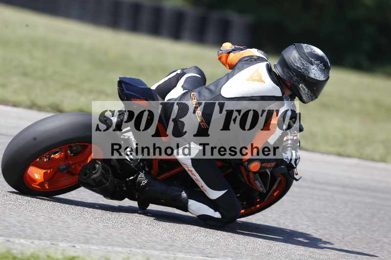 /44 09.08.2025 Plüss Moto Sport ADR/Freies Fahren/backside